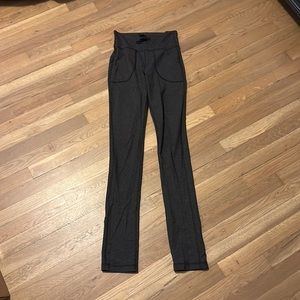 LULULEMON Leggings with pockets and draw string